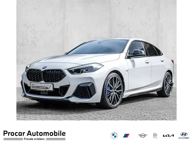 BMW 235