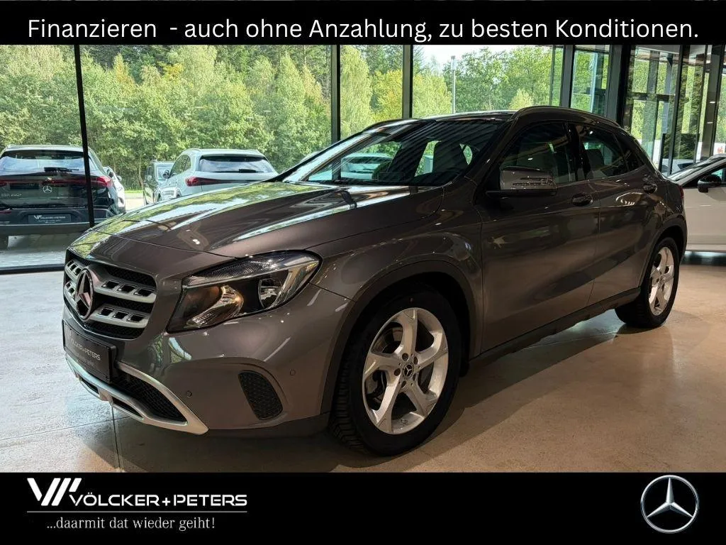Mercedes-Benz GLA 220