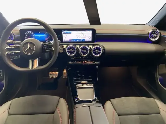 Mercedes-Benz CLA 180