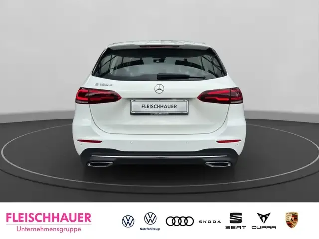 Mercedes-Benz B 180