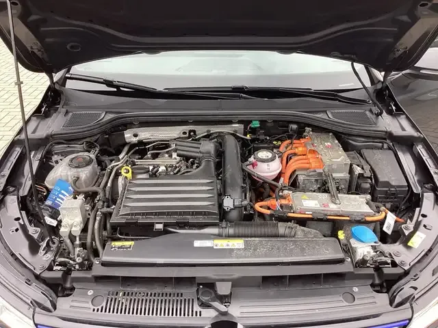Volkswagen Golf GTE