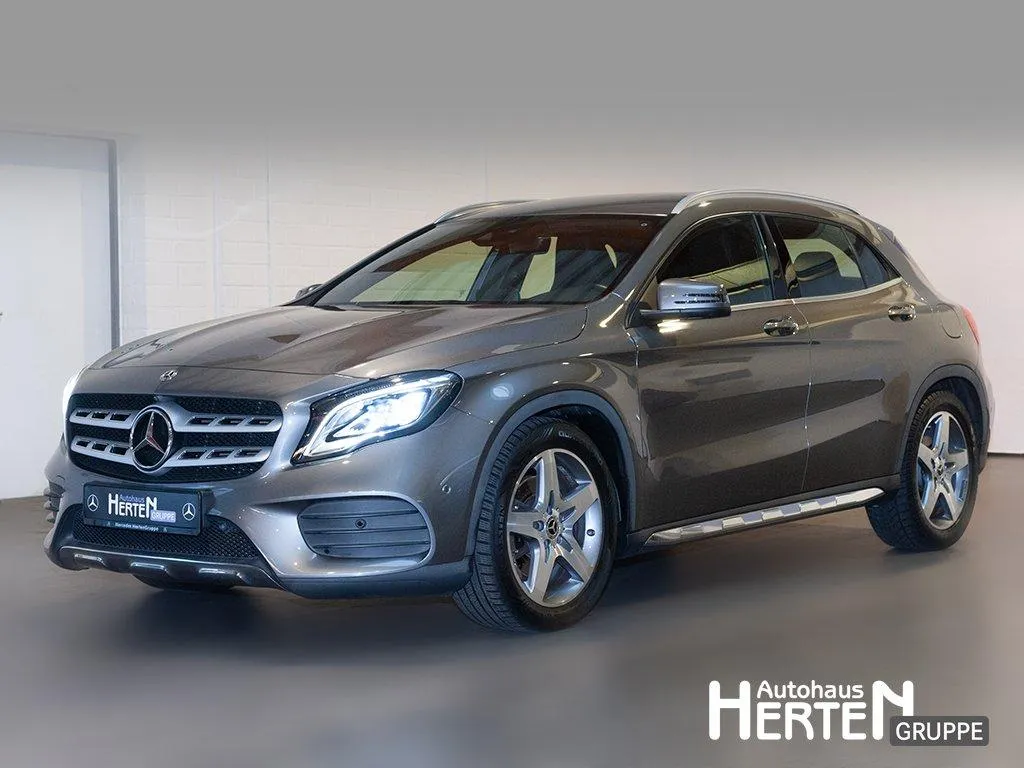 Mercedes-Benz GLA 220