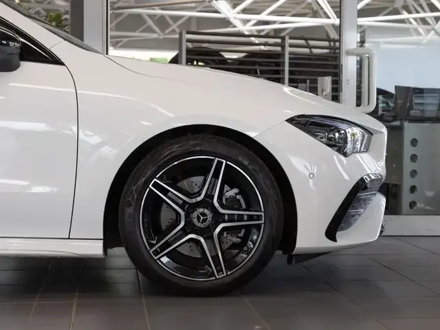 Mercedes-Benz CLA 200