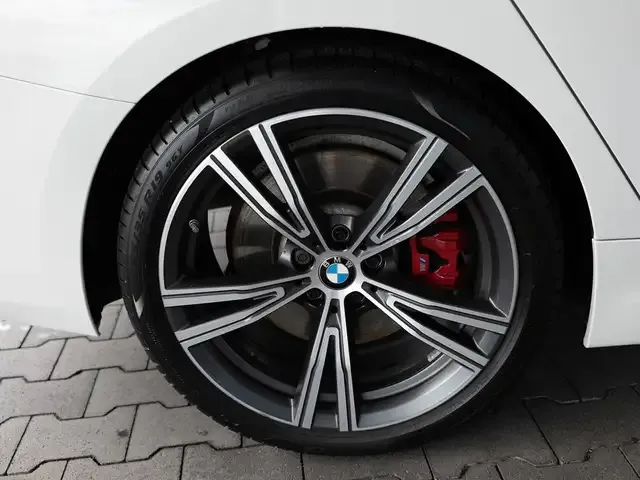 BMW 340