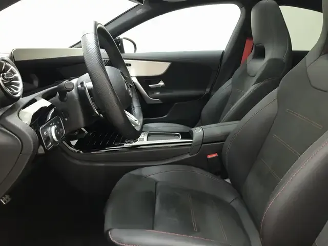 Mercedes-Benz CLA 35 AMG