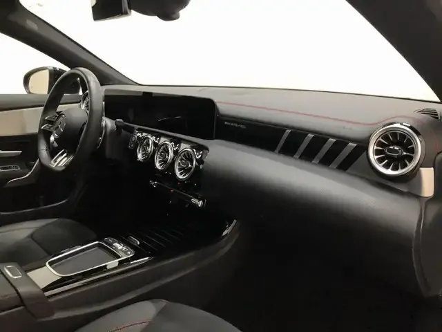 Mercedes-Benz CLA 35 AMG