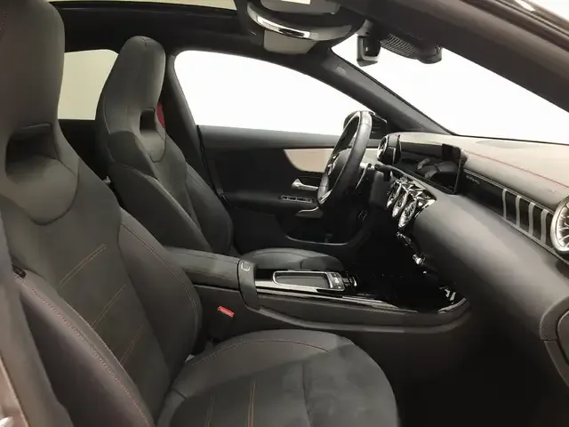 Mercedes-Benz CLA 35 AMG