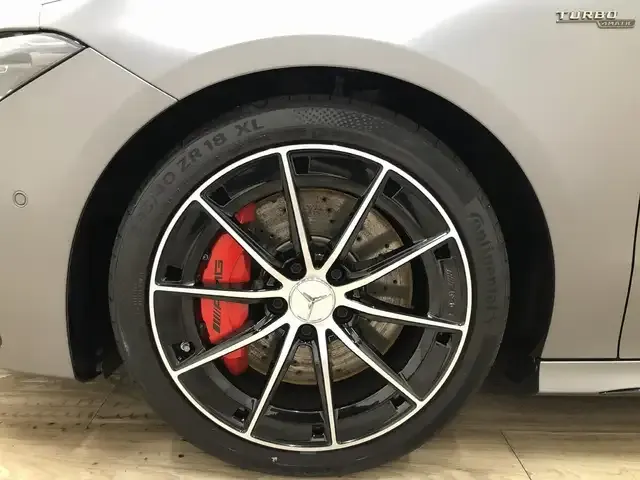 Mercedes-Benz CLA 35 AMG