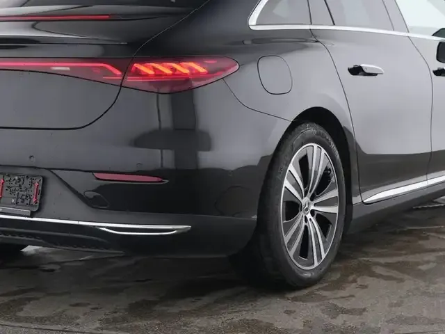 Mercedes-Benz EQE 300
