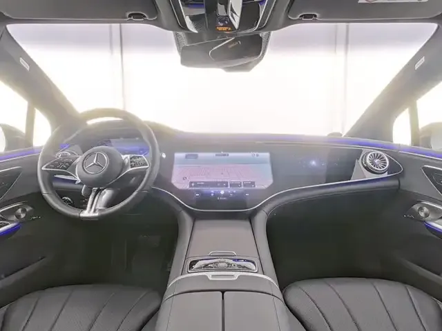 Mercedes-Benz EQE 300