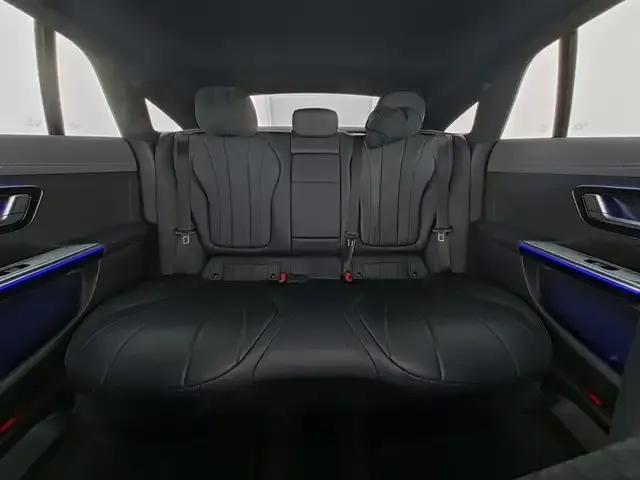 Mercedes-Benz EQE 300