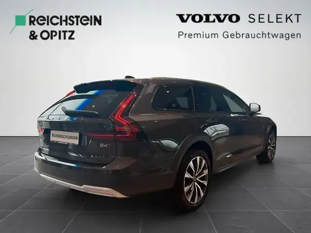 Volvo V90 Cross Country