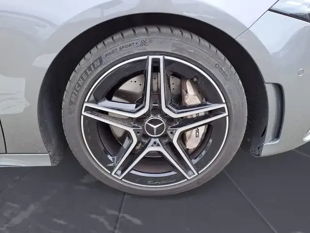 Mercedes-Benz A 35 AMG