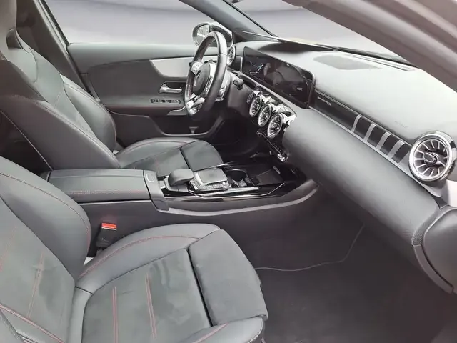 Mercedes-Benz A 35 AMG