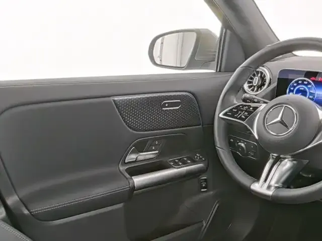 Mercedes-Benz EQA 350