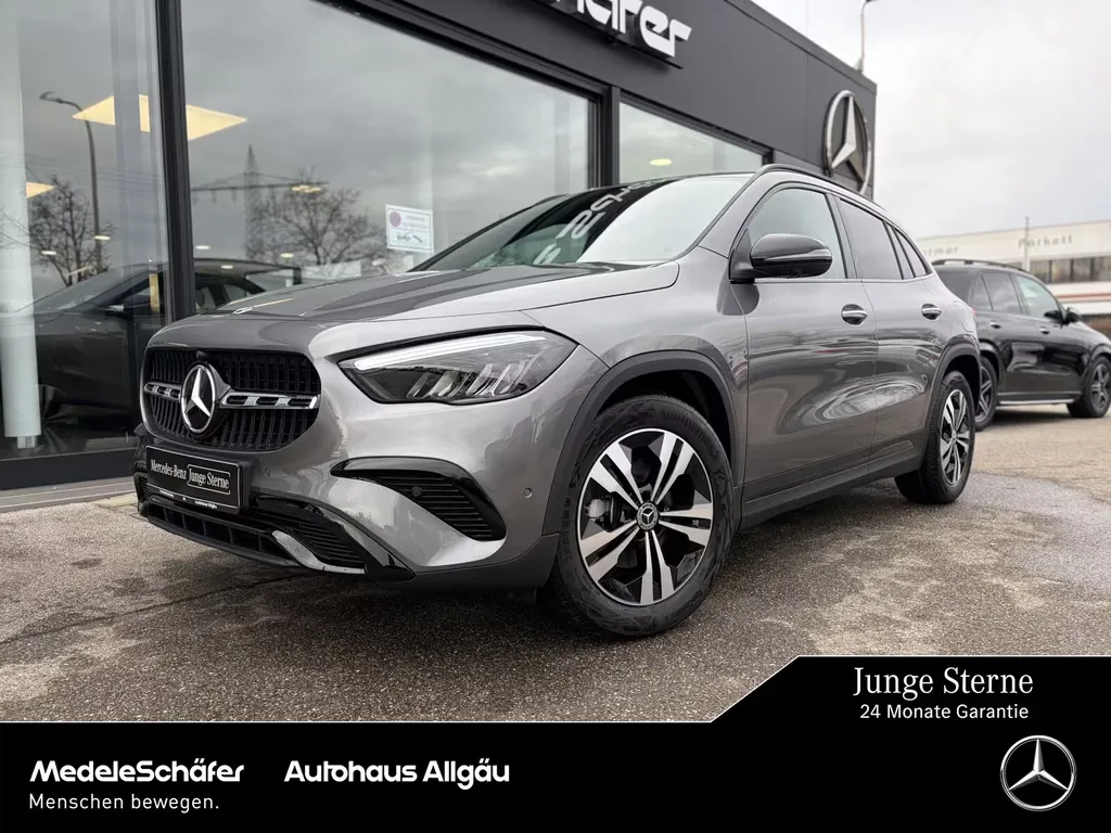 Mercedes-Benz GLA 200
