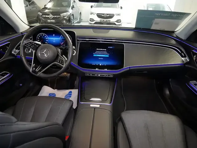 Mercedes-Benz E 220