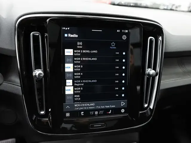 Volvo EX40