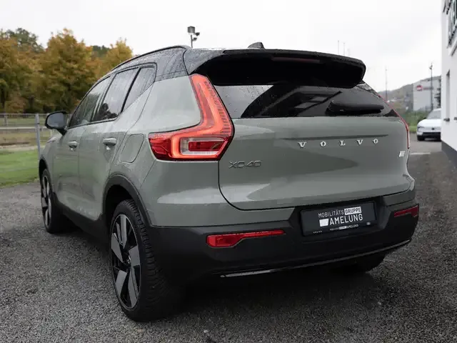 Volvo EX40