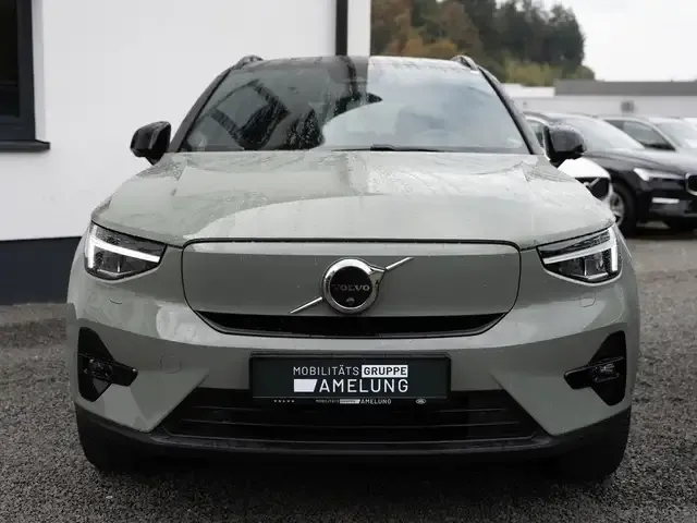 Volvo EX40