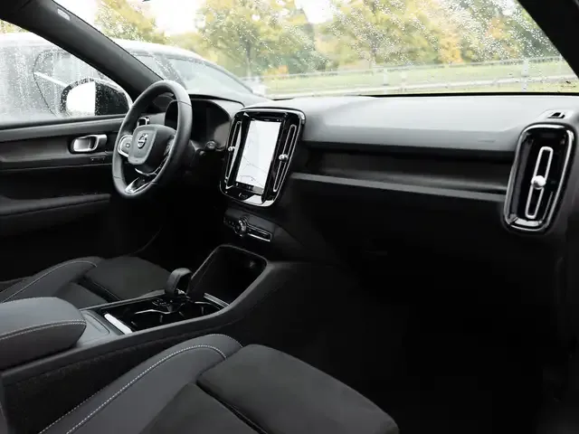 Volvo EX40