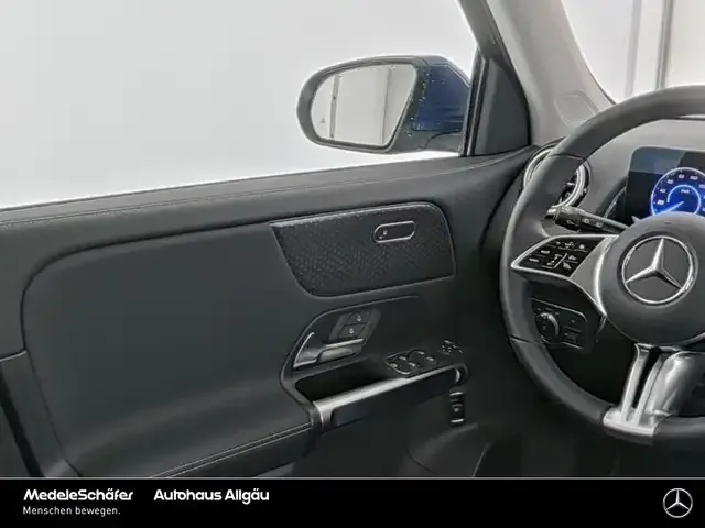 Mercedes-Benz EQB 300