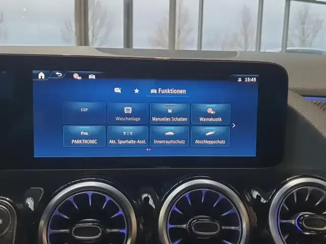 Mercedes-Benz GLA 200