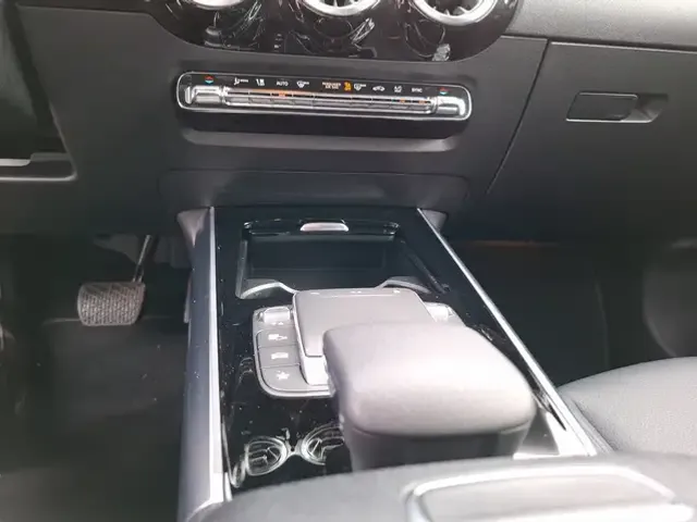 Mercedes-Benz GLA 220