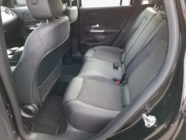 Mercedes-Benz GLA 220