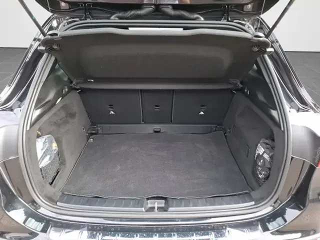 Mercedes-Benz GLA 220