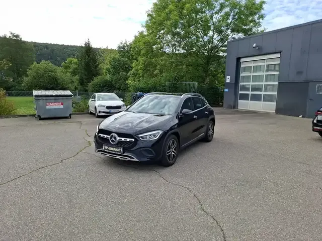 Mercedes-Benz GLA 220