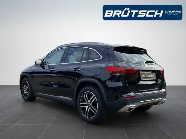 Mercedes-Benz GLA 220