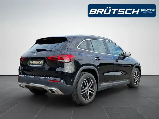 Mercedes-Benz GLA 220
