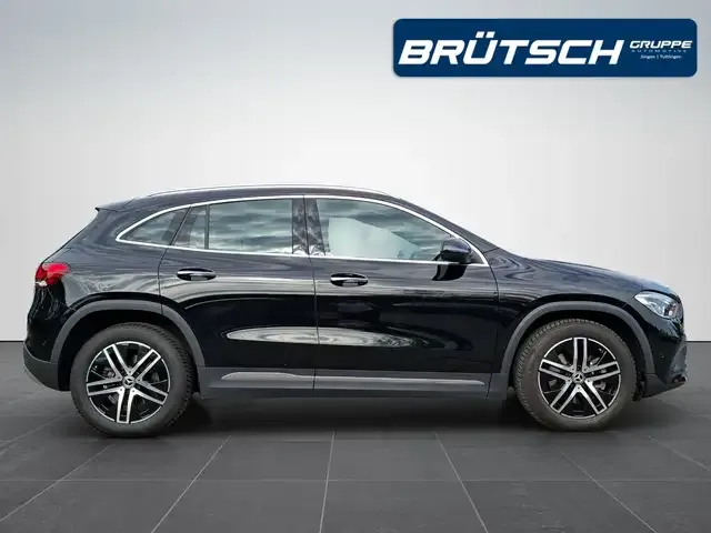 Mercedes-Benz GLA 220