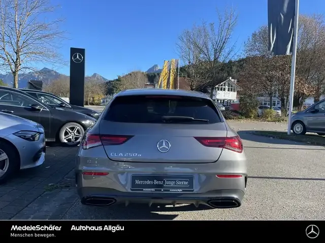 Mercedes-Benz CLA 250
