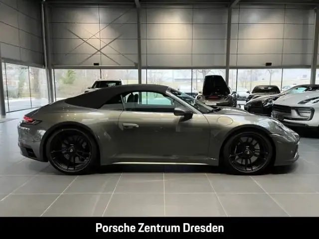 Porsche 992