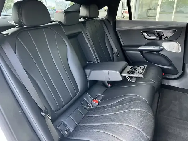 Mercedes-Benz EQE 300