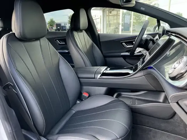 Mercedes-Benz EQE 300
