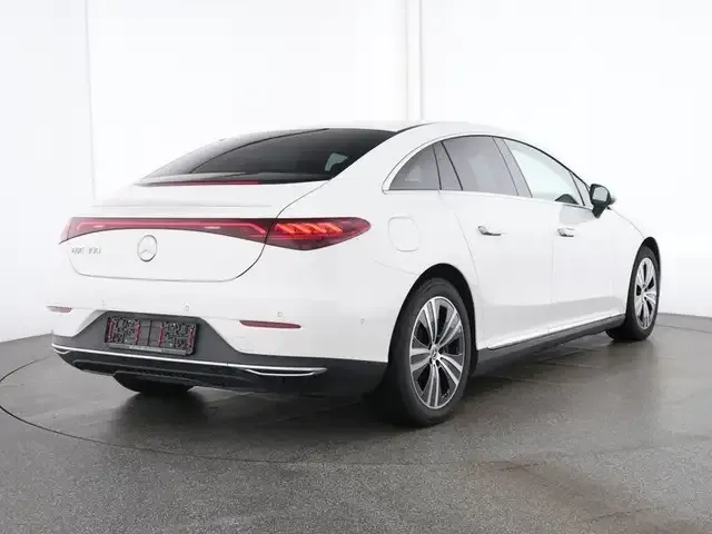 Mercedes-Benz EQE 300