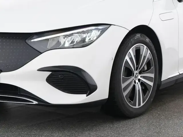 Mercedes-Benz EQE 300