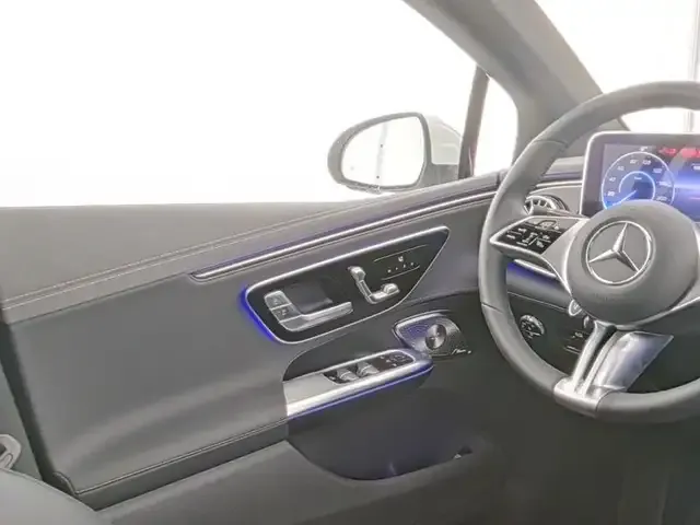 Mercedes-Benz EQE 300