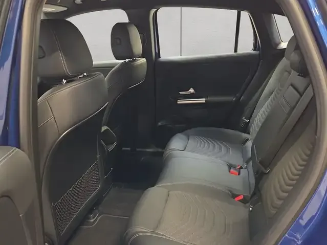 Mercedes-Benz EQA 300