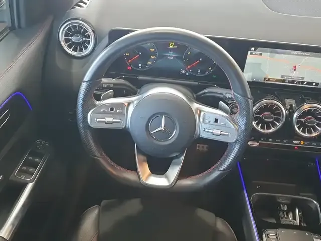 Mercedes-Benz GLA 200