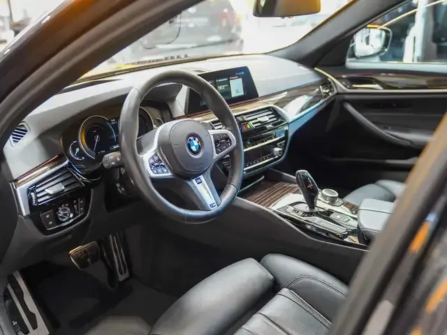 BMW 530