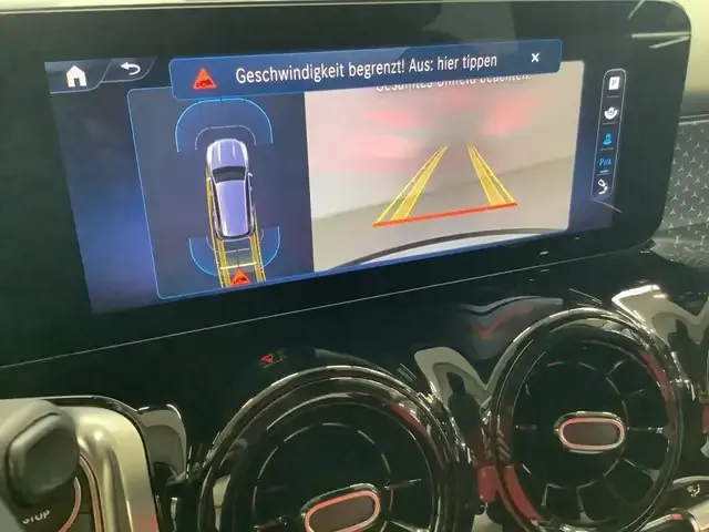 Mercedes-Benz GLB 220