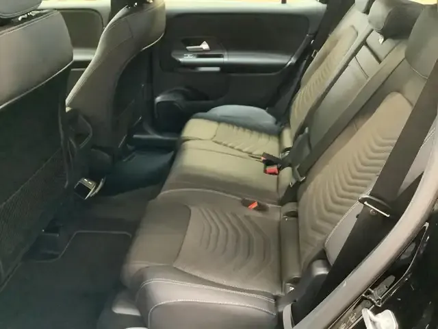 Mercedes-Benz GLB 220