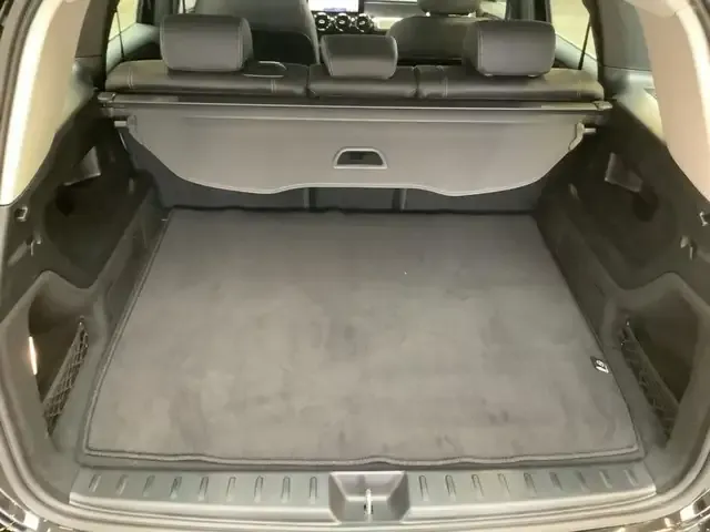 Mercedes-Benz GLB 220