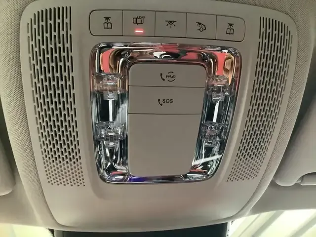 Mercedes-Benz GLB 220