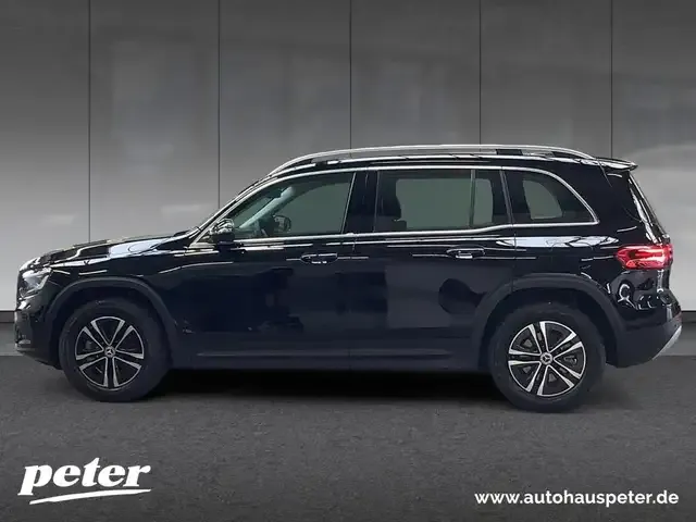 Mercedes-Benz GLB 220