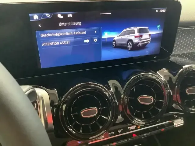 Mercedes-Benz GLB 220